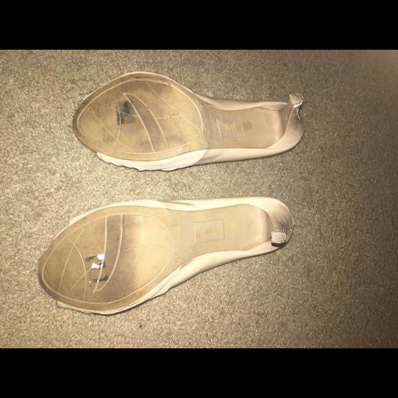 Heels - Picture 2 of 3